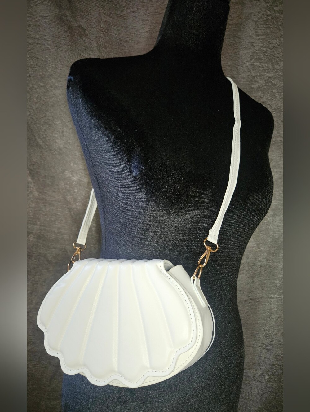 White Shell-Shaped Crossbody/Clutch Bag - Women
